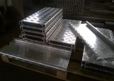 stopnie aluminiowe ryflowane